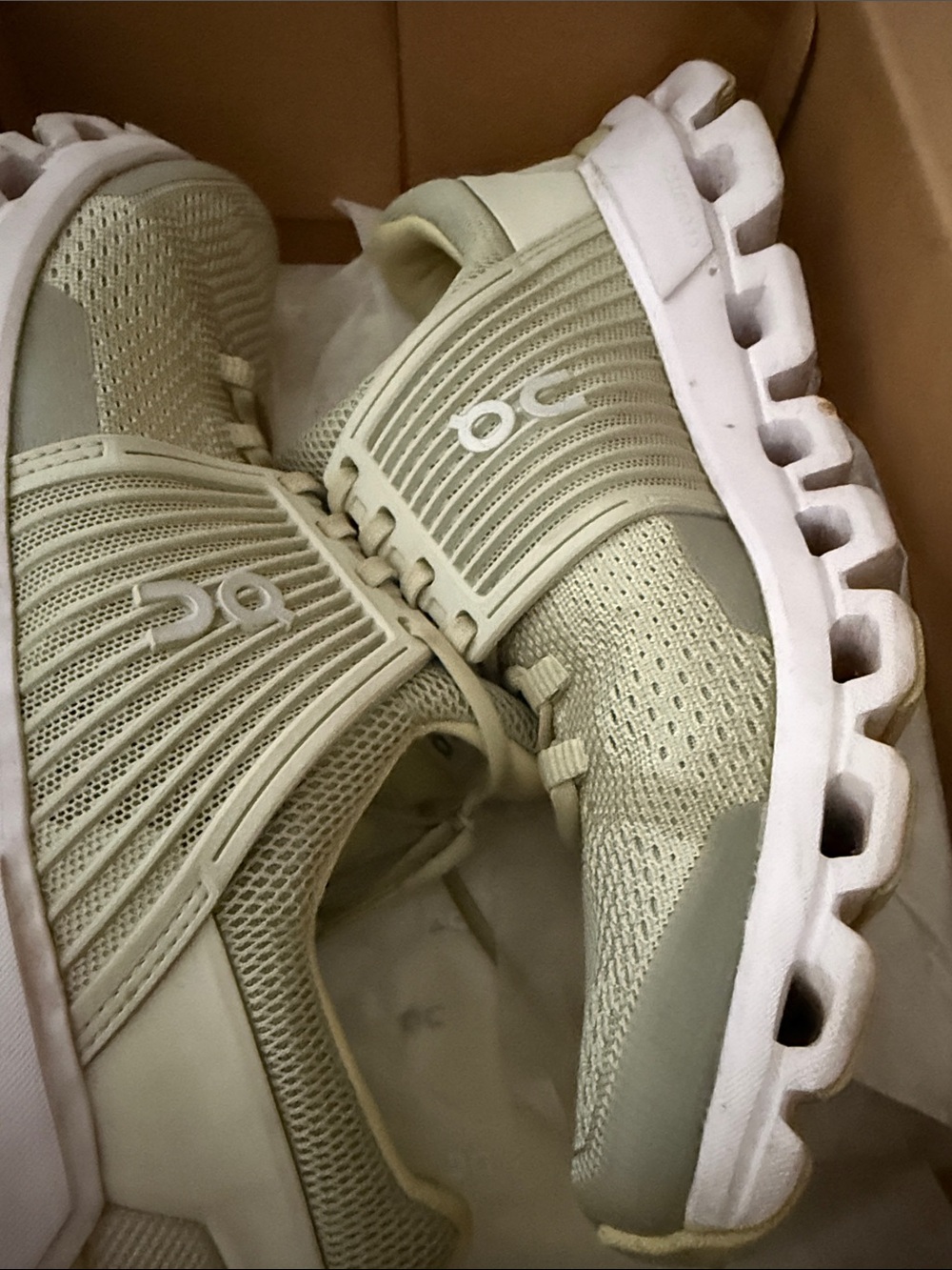On cloud x womens sneaker